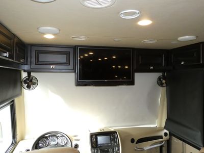 2017 Tiffin Allegro Breeze — photo 13 view