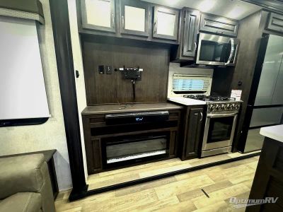2023 Coachmen Brookstone — photo 9 view