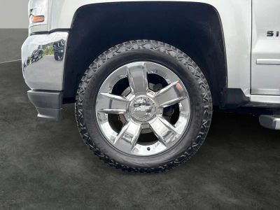2018 Chevrolet Silverado 1500 — interior view