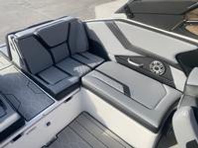 2026 Yamaha 255 XE - Photo 9