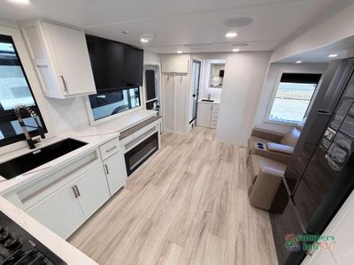 2026 Brinkley Model I - Photo 29