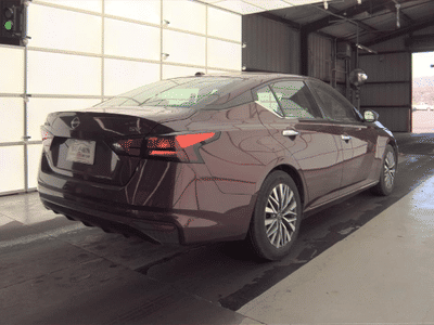 2023 Nissan Altima - Photo 2