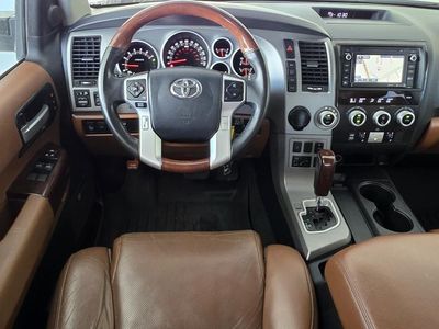 2016 Toyota Sequoia — photo 15 view