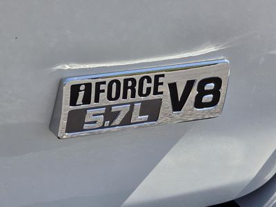 2016 Toyota Sequoia — photo 38 view