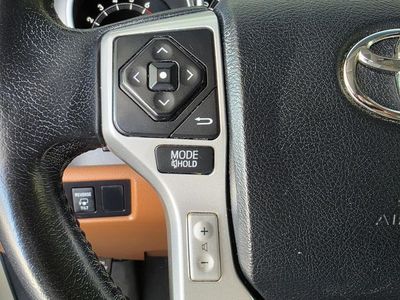 2016 Toyota Sequoia — photo 30 view