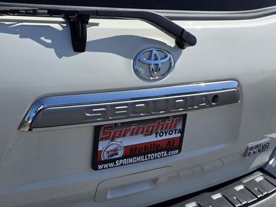 2016 Toyota Sequoia — photo 40 view