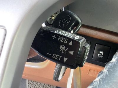 2016 Toyota Sequoia — photo 31 view