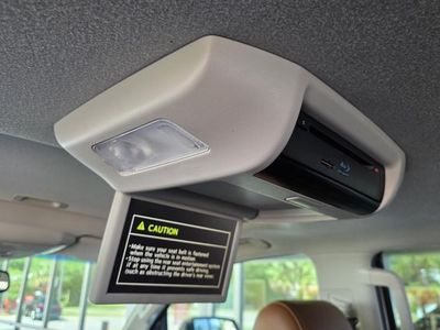2016 Toyota Sequoia — photo 14 view