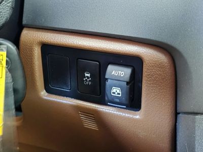 2016 Toyota Sequoia — photo 33 view