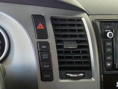 2016 Toyota Sequoia — photo 34 view