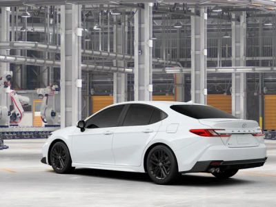 2026 Toyota Camry - Photo 8