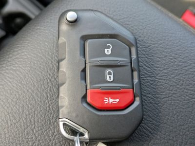 2026 Jeep Gladiator — photo 25 view