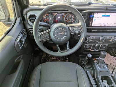 2026 Jeep Gladiator — photo 14 view