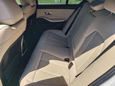 2023 BMW 3 Series - Photo 5