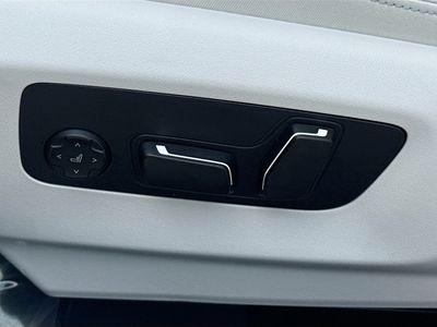 2027 BMW 5 Series - Photo 25