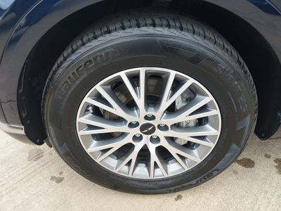 2025 Genesis GV80 — photo 10 view