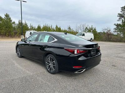 2024 Lexus ES - Photo 9
