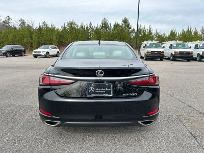 2024 Lexus ES - Photo 11