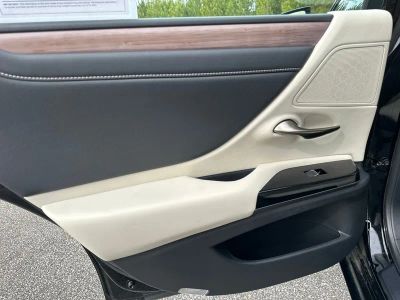 2024 Lexus ES - Photo 30
