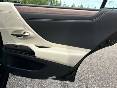 2024 Lexus ES - Photo 33