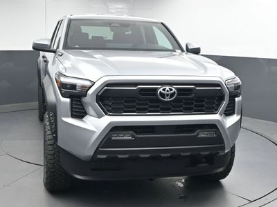 2025 Toyota Tacoma i-FORCE MAX TRD Off-Road i-FORCE MAX Truck Double Cab - Photo 2