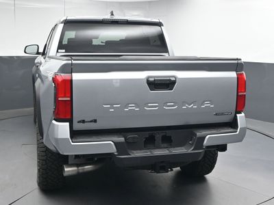 2025 Toyota Tacoma i-FORCE MAX TRD Off-Road i-FORCE MAX Truck Double Cab - Photo 6