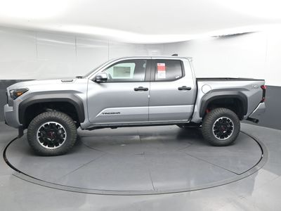 2025 Toyota Tacoma i-FORCE MAX TRD Off-Road i-FORCE MAX Truck Double Cab - Photo 7