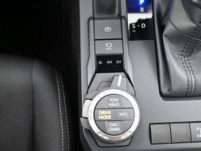 2025 Toyota Tacoma i-FORCE MAX TRD Off-Road i-FORCE MAX Truck Double Cab - Photo 11