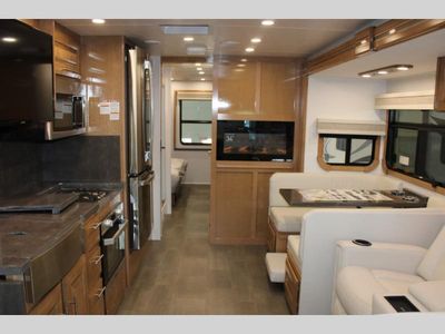 2024 Forest River Georgetown 7 Series - Photo 9