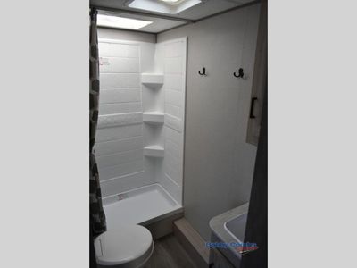 2024 Coachmen RV Catalina Legacy Edition - Photo 13