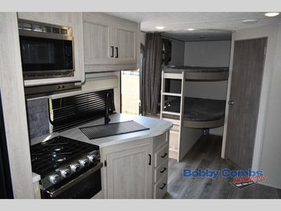 2024 Coachmen RV Catalina Legacy Edition - Photo 10