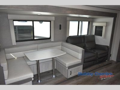 2024 Coachmen RV Catalina Legacy Edition - Photo 8