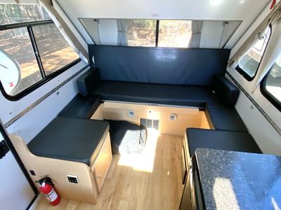 2022 Aliner LXE — photo 14 view