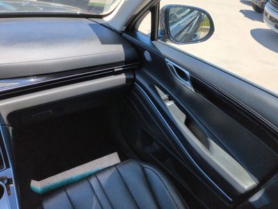 2025 Genesis GV80 - Photo 17