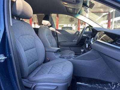 2022 Kia Niro - Photo 24