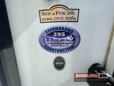 2014 Crusader 295RST — engine compartment view