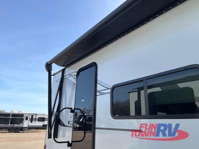 2026 Coachmen RV Apex Ultra-Lite - Photo 9
