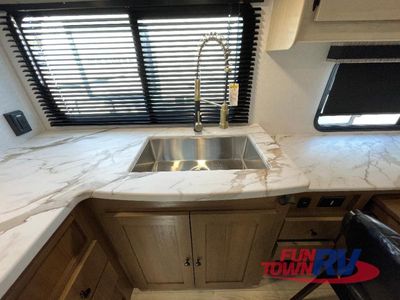 2026 Coachmen RV Apex Ultra-Lite - Photo 15