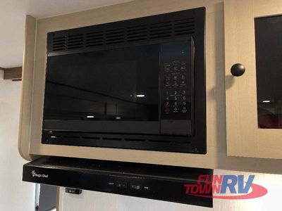 2026 Coachmen RV Apex Ultra-Lite - Photo 17