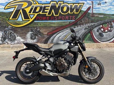 2025 Honda CB650R E-Clutch - Photo 4