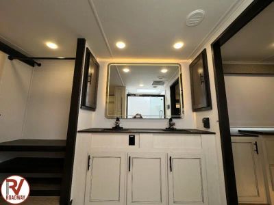 2027 Forest River RV Sabre — photo 40 view