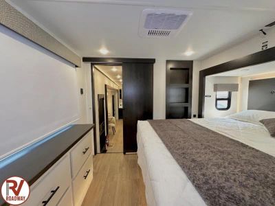 2027 Forest River RV Sabre — photo 32 view