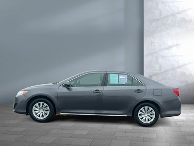 2014 Toyota Camry - Photo 3