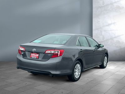 2014 Toyota Camry - Photo 6