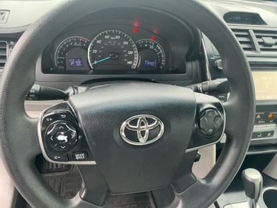 2014 Toyota Camry - Photo 13