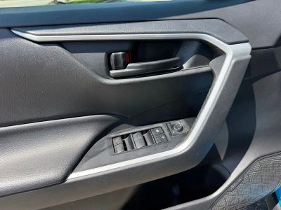 2020 Toyota RAV4 - Photo 17