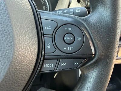 2020 Toyota RAV4 - Photo 20