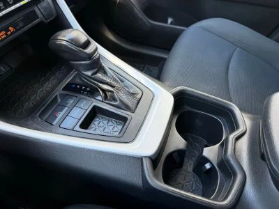 2020 Toyota RAV4 - Photo 25