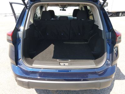2025 Nissan Rogue — photo 11 view