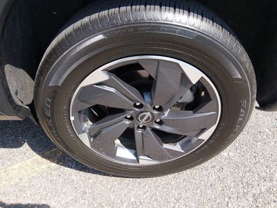2025 Nissan Rogue — photo 10 view